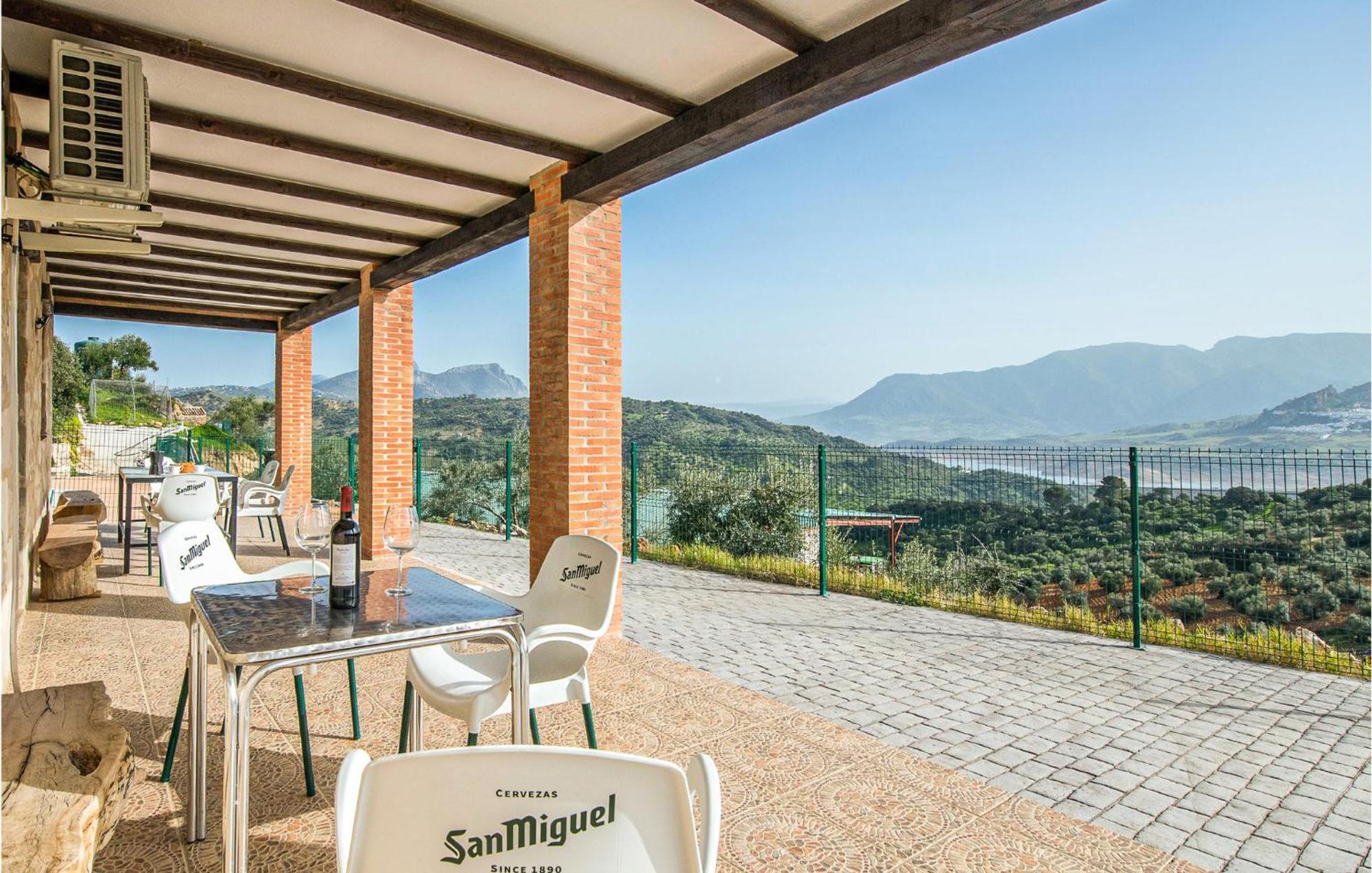 Gorgeous Home In Algodonales With Kitchen Exterior foto