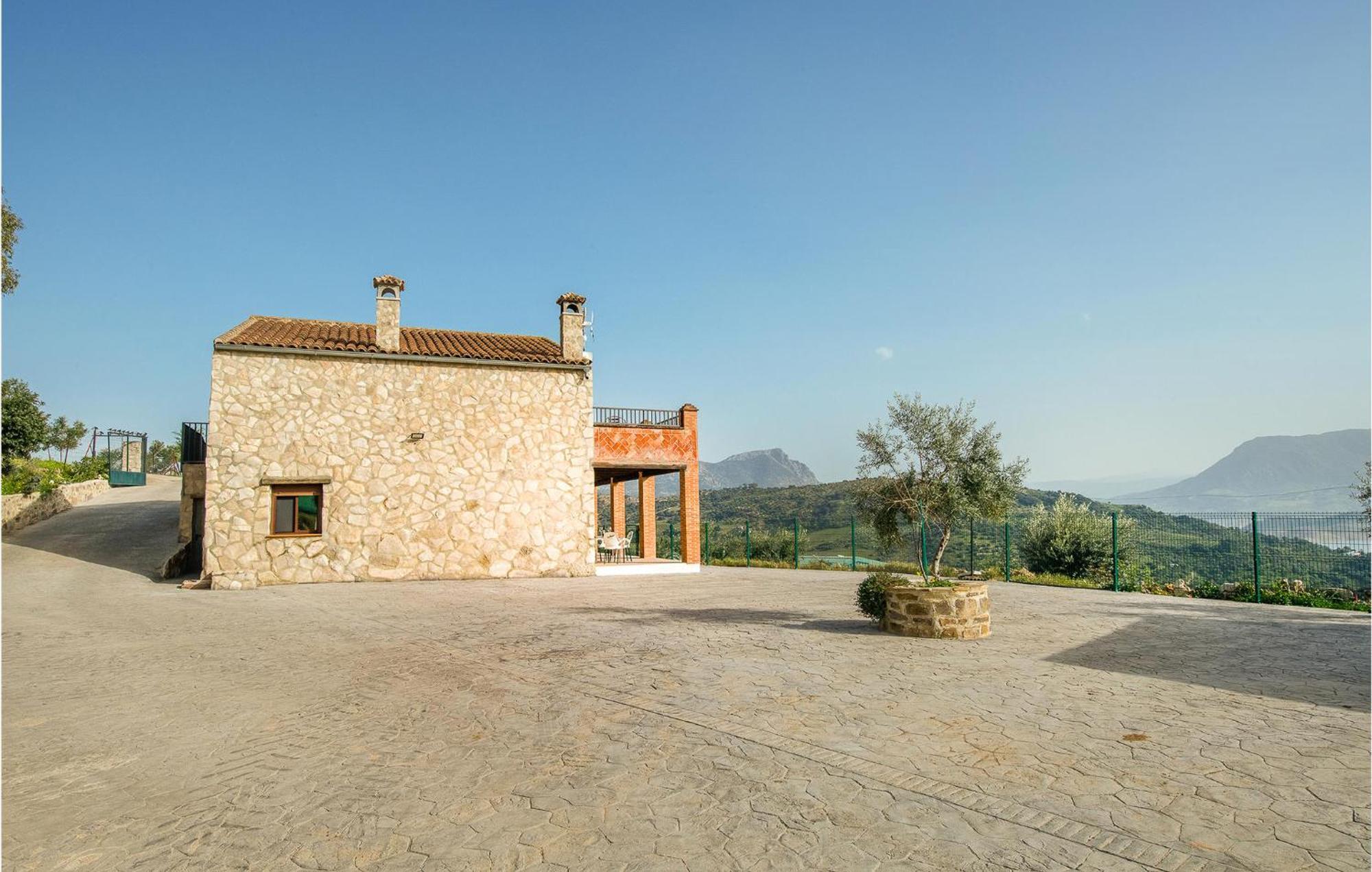 Gorgeous Home In Algodonales With Kitchen Exterior foto